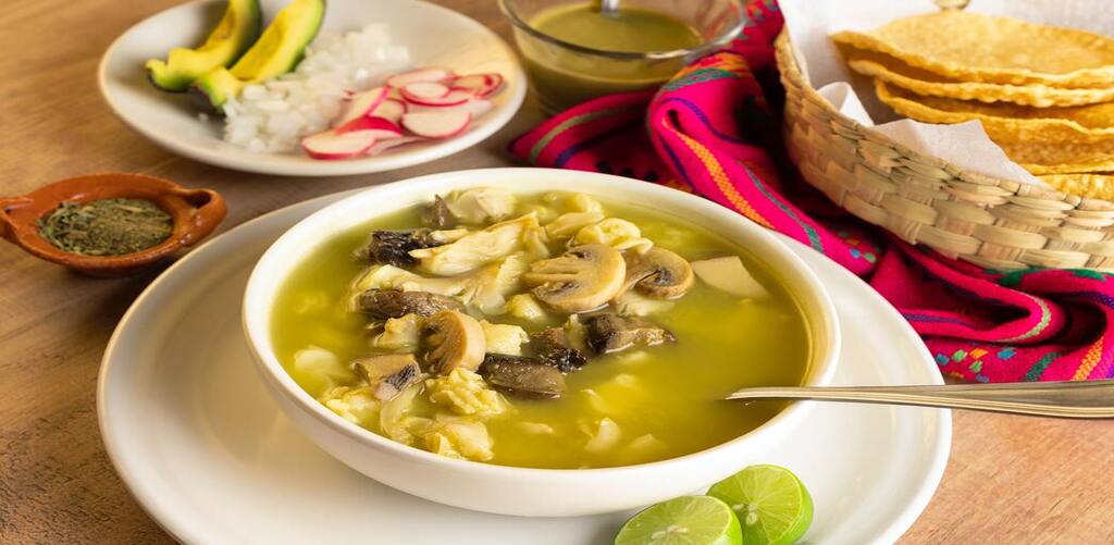 pozole verde con champinones